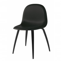 Chaise 3D de Gubi, Assise polypropylène noir, Base en hêtre teinté noir laqué semi mat