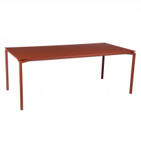Table CALVI de Fermob, Ocre rouge